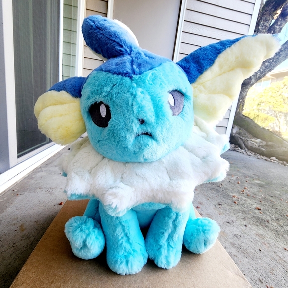 NWT Comfy friends plush Vaporeon - Picture 2 of 4